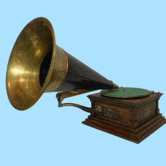 Victor "Model M" Phonograph