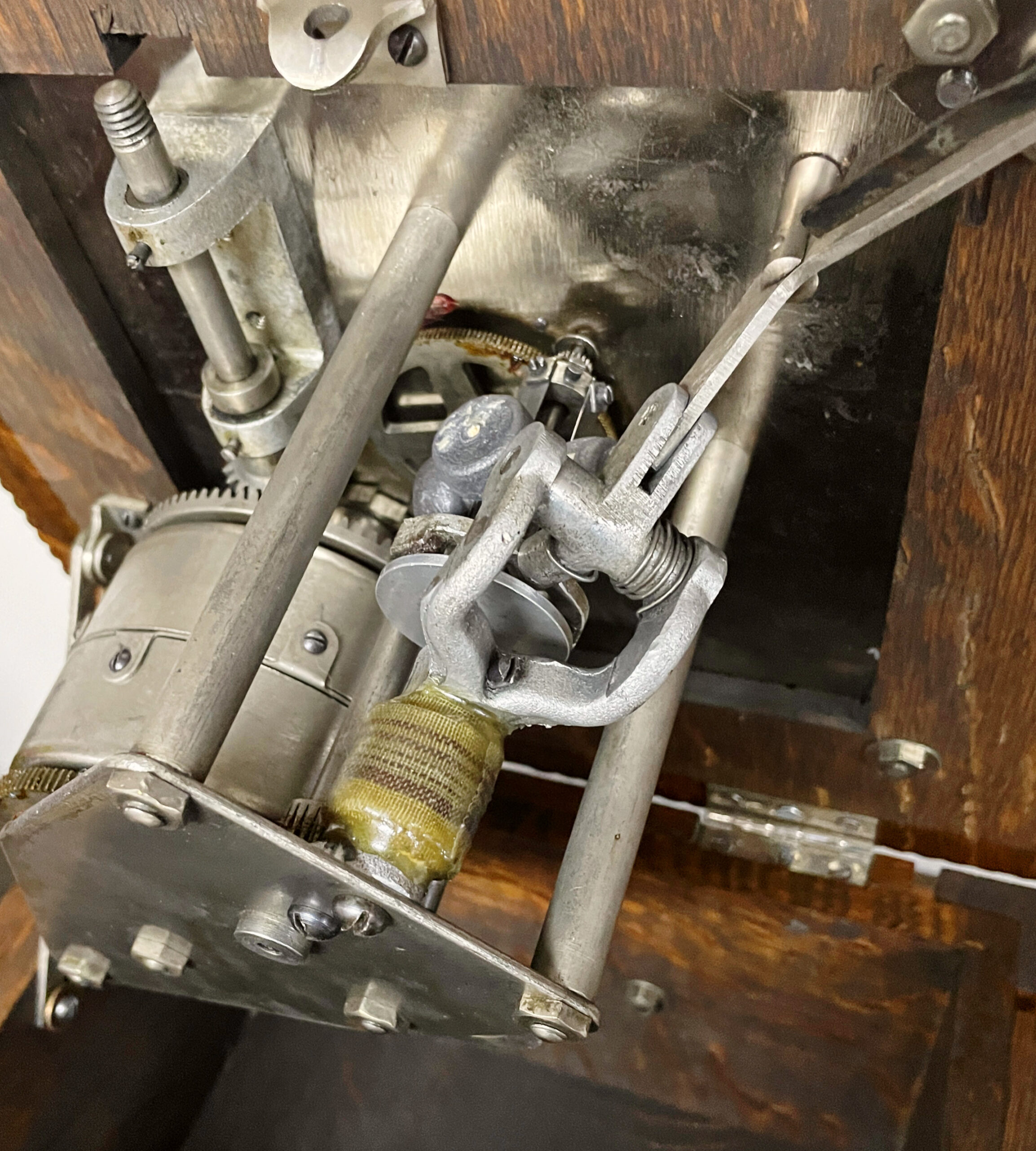 Columbia AH Disc Phonograph (Early Model) - Image 10